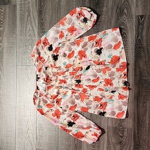 ❄️ Womyn floral, tie neck Blouse ❄️